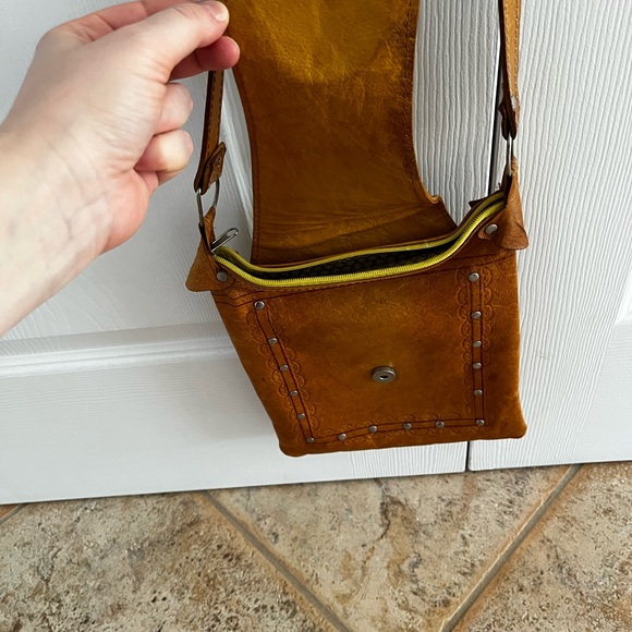 Moroccan pure leather crossbody purse - Picture 3 of 10